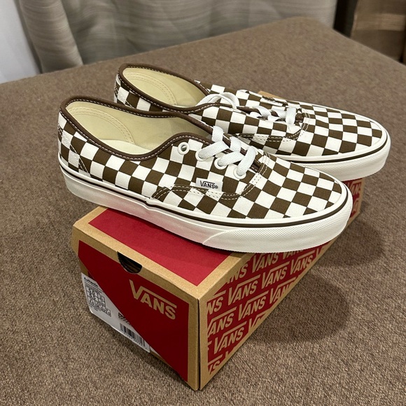 VANS Checkerboard in White/Brown - Picture 2 of 3